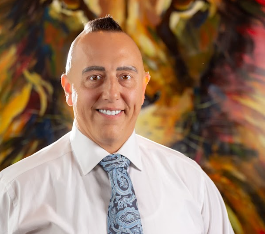 Personal injury attorney meeting with a pedestrian accident victim in Tampa.