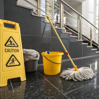 Hotel hazard causing guest injury in Tampa Bay